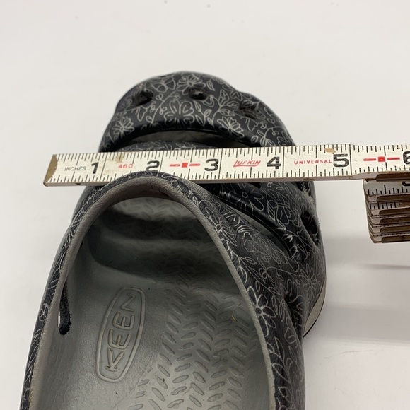 Keen Yogui Slip on Men\'s Clogs size 7 main image 13